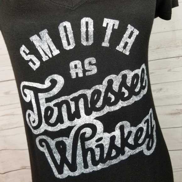 Lyric Red Label Smooth As Tennessee Whiskey Tee - Picture 2 of 6